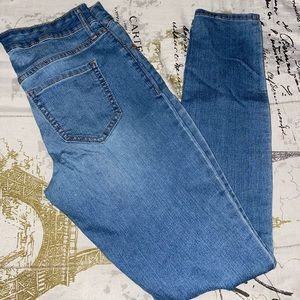 Old Navy cute jeans 👖 💫- only worn once